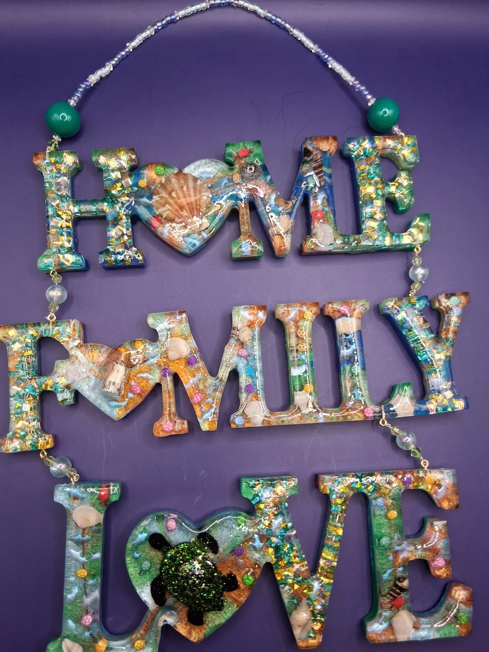 HOME FAMILY LOVE Resin Hanging Wall Art - Multicolor